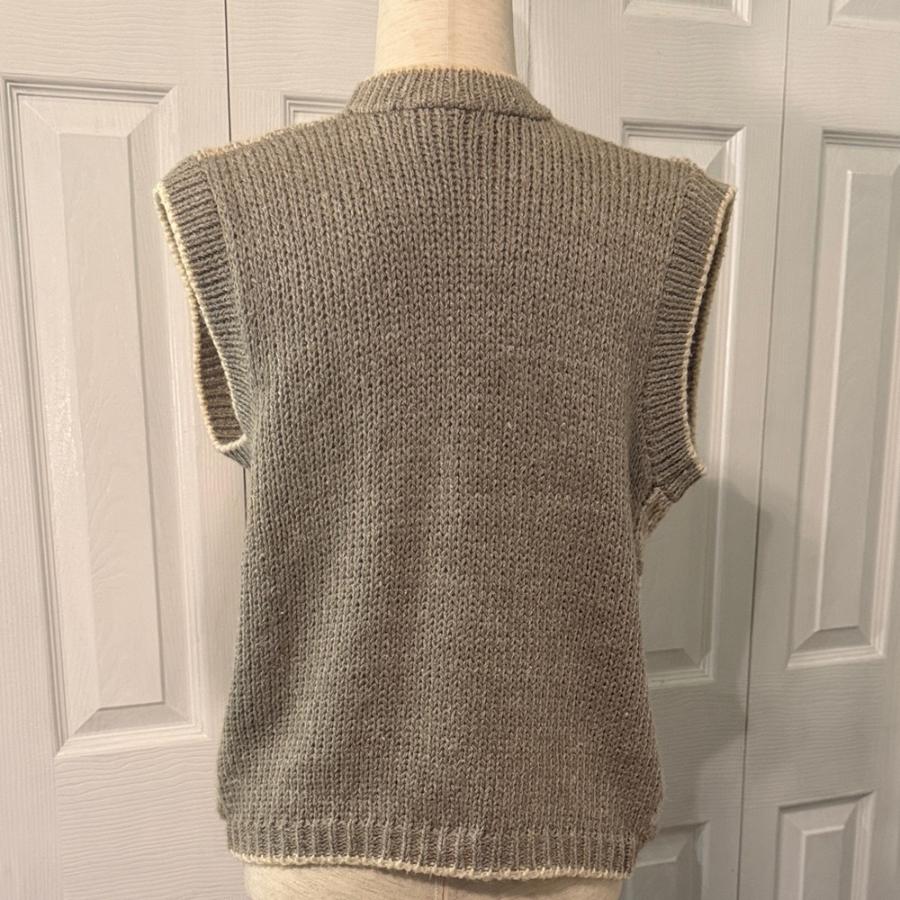 Vintage Margules embroidered sweater vest from the 1980s or 1990s Sz M - Picture 6 of 8